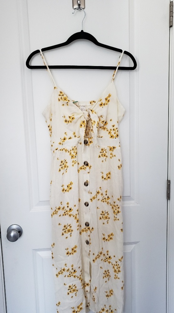 Front tie button down dress